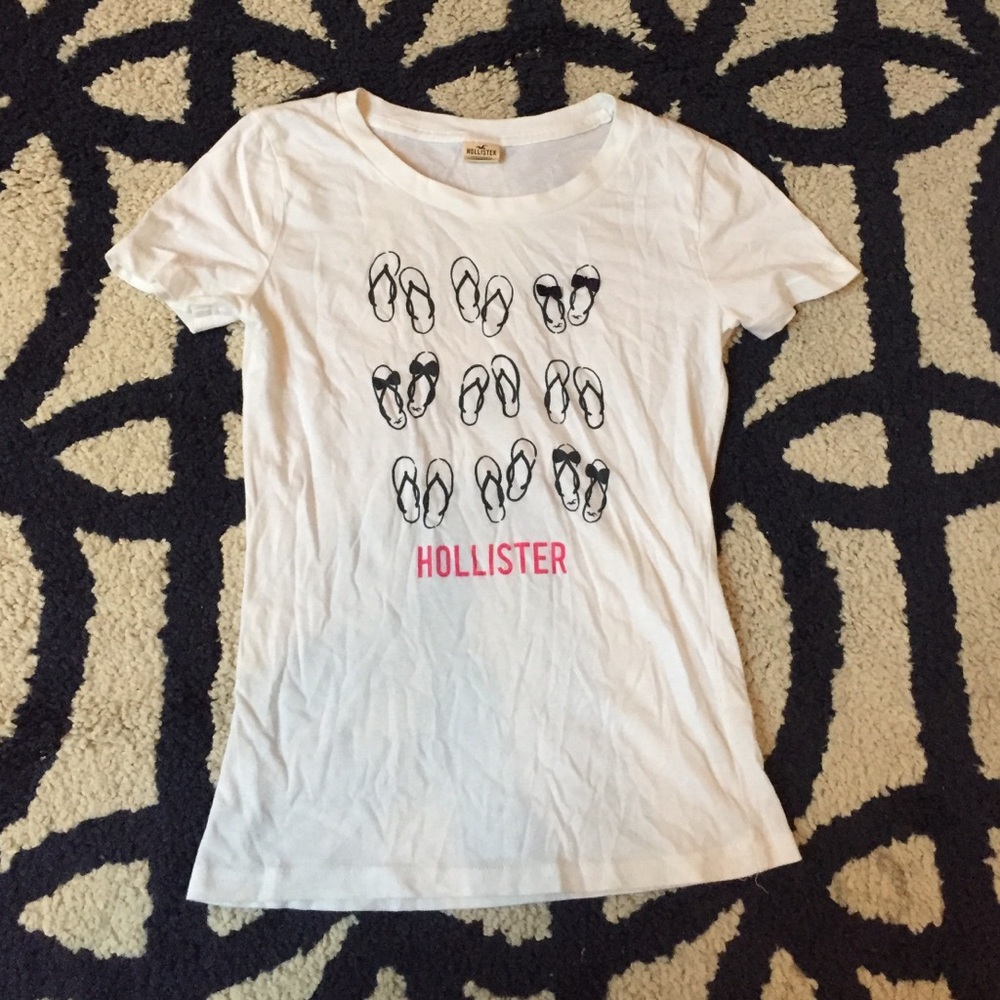 Hollister graphic t-shirt size M
